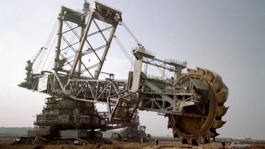 How the Bagger 293 and its ilk are redefining the scale of modern mining