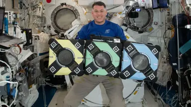 NASA seeks input to operate cube-shaped flying robot fleet aboard ISS